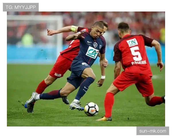 巴黎圣日耳曼在姆巴佩离队后进攻体系面临重构，新赛季能否实现升级？